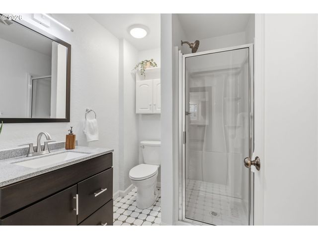 1644 N AINSWORTH St, Portland, OR 97217