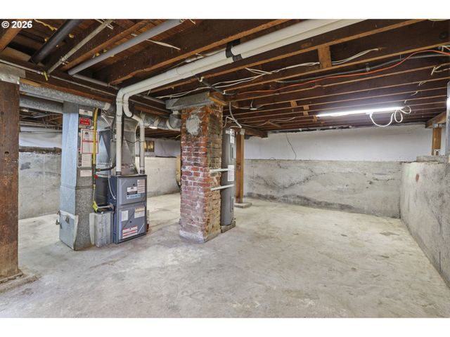 1644 N AINSWORTH St, Portland, OR 97217