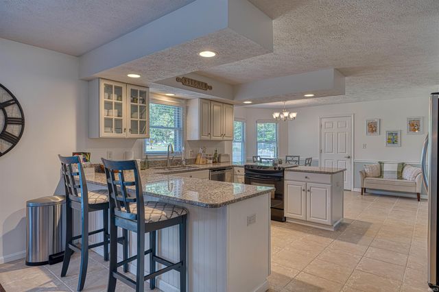 335 Key West Drive, Evansville, IN 47712