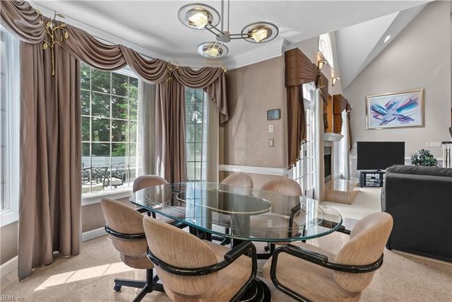 101 Barrington LN, Yorktown, VA 23693