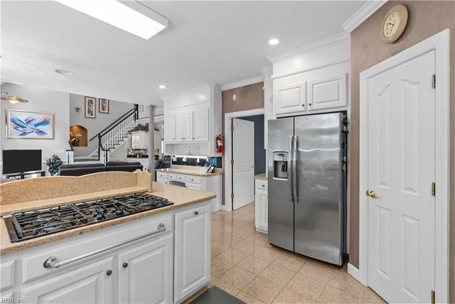 101 Barrington LN, Yorktown, VA 23693