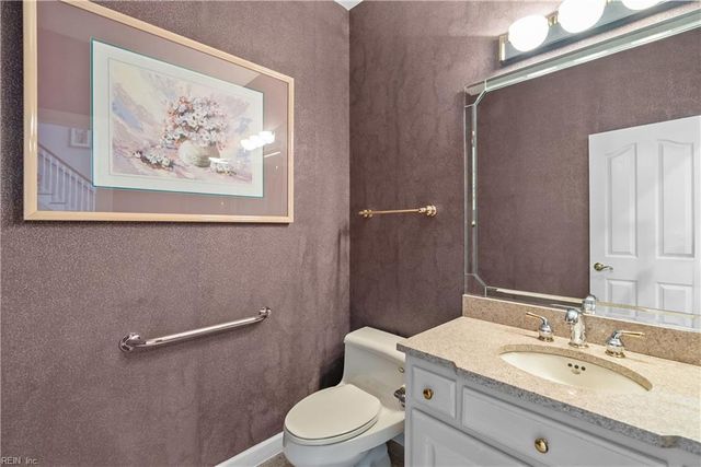 101 Barrington LN, Yorktown, VA 23693
