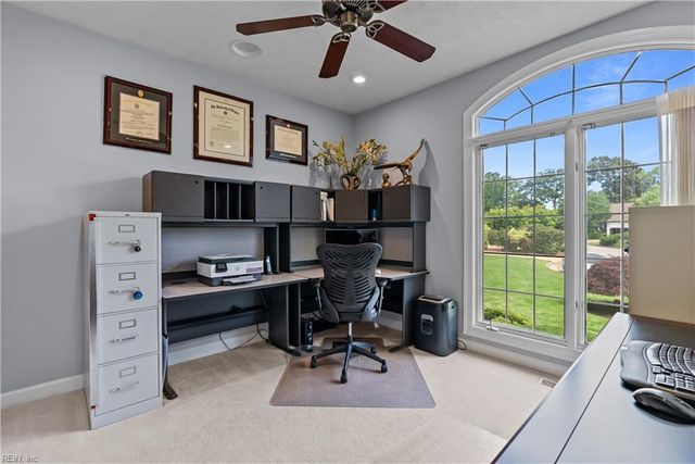 101 Barrington LN, Yorktown, VA 23693