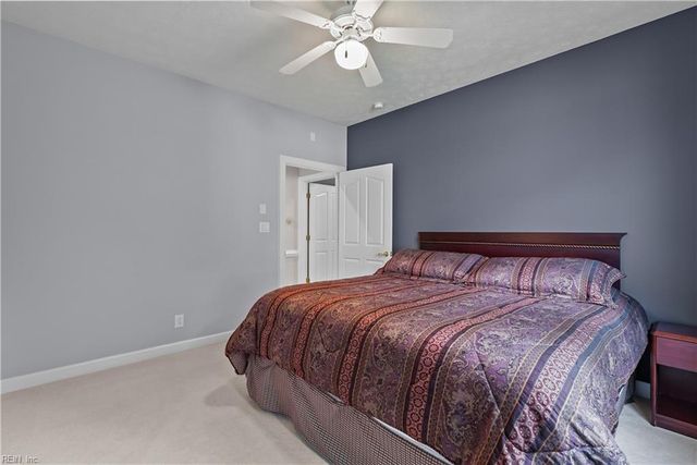 101 Barrington LN, Yorktown, VA 23693
