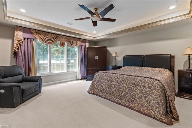 101 Barrington LN, Yorktown, VA 23693
