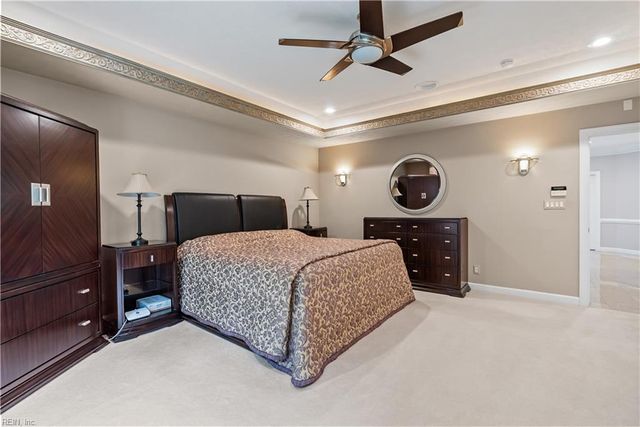 101 Barrington LN, Yorktown, VA 23693
