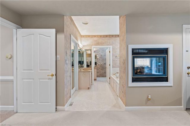 101 Barrington LN, Yorktown, VA 23693