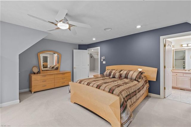 101 Barrington LN, Yorktown, VA 23693