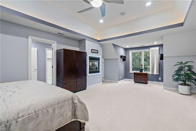 101 Barrington LN, Yorktown, VA 23693