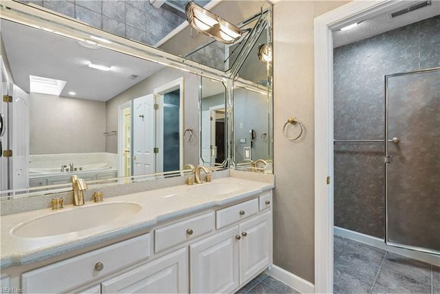 101 Barrington LN, Yorktown, VA 23693