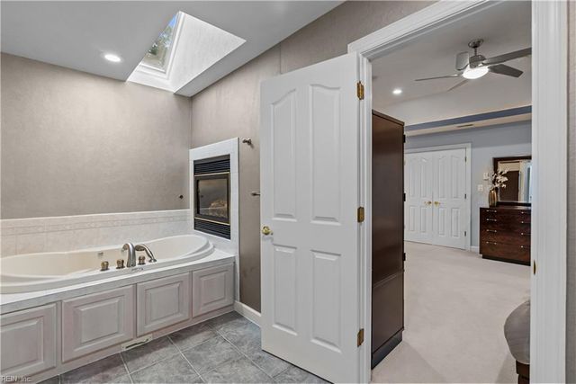 101 Barrington LN, Yorktown, VA 23693
