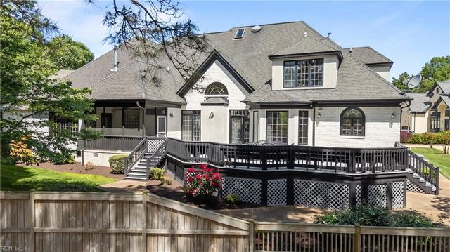 101 Barrington LN, Yorktown, VA 23693