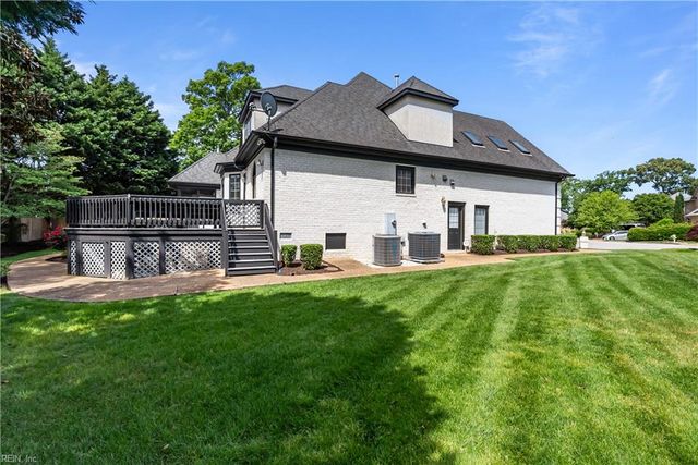 101 Barrington LN, Yorktown, VA 23693