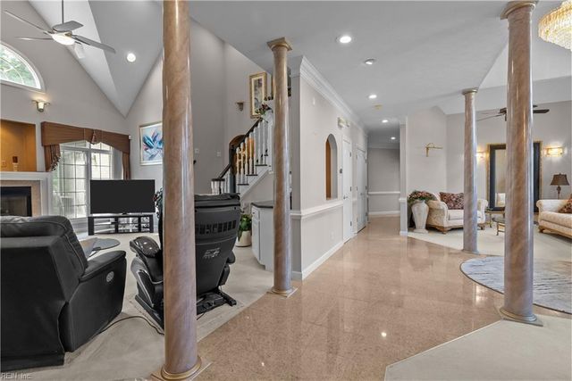 101 Barrington LN, Yorktown, VA 23693