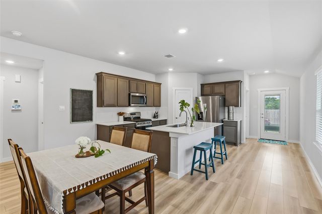 1102 Amistad Loop, College Station, TX 77845