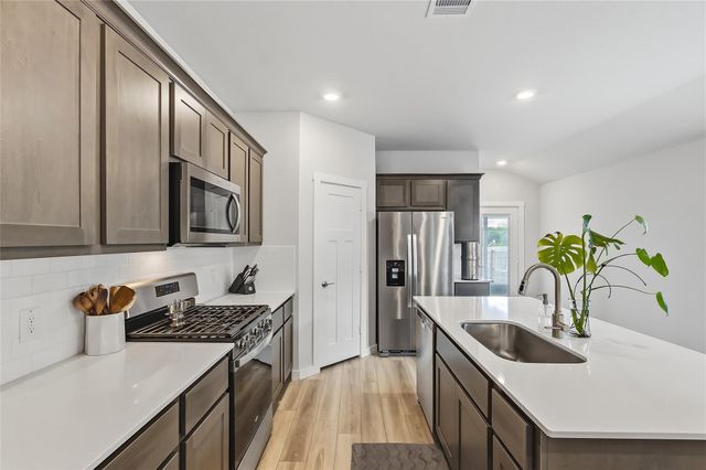 1102 Amistad Loop, College Station, TX 77845