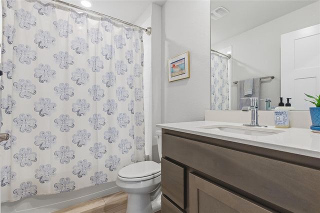 1102 Amistad Loop, College Station, TX 77845