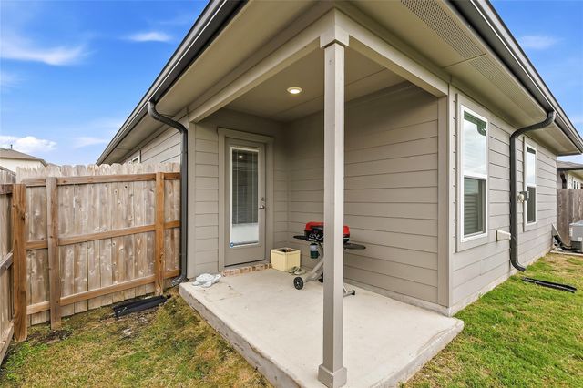 1102 Amistad Loop, College Station, TX 77845