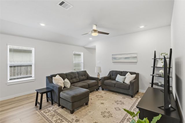 1102 Amistad Loop, College Station, TX 77845
