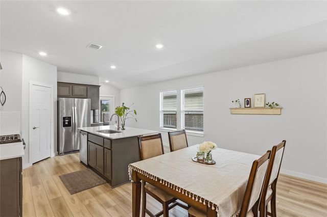 1102 Amistad Loop, College Station, TX 77845