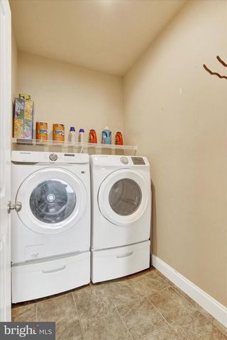 15 EVAN DR, York, PA 17404
