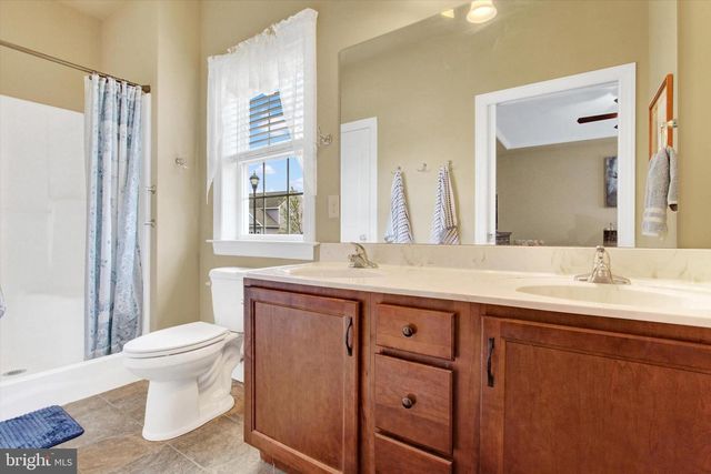 15 EVAN DR, York, PA 17404