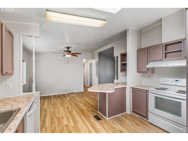 10523 Se LINWOOD Ave 7, Milwaukie, OR 97222