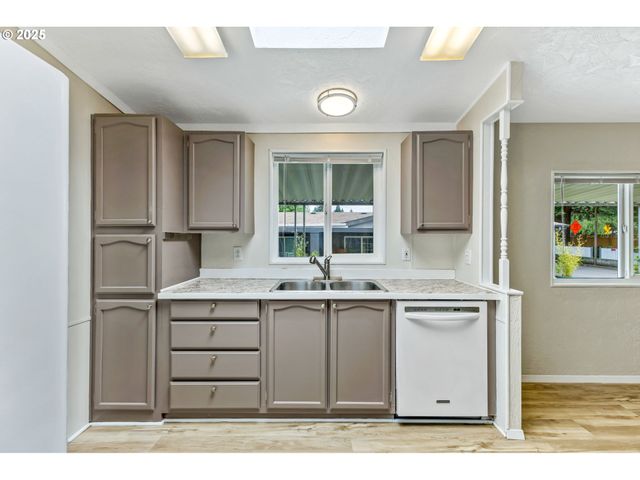 10523 Se LINWOOD Ave 7, Milwaukie, OR 97222