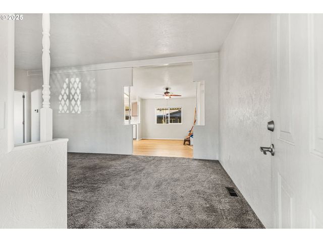 10523 Se LINWOOD Ave 7, Milwaukie, OR 97222