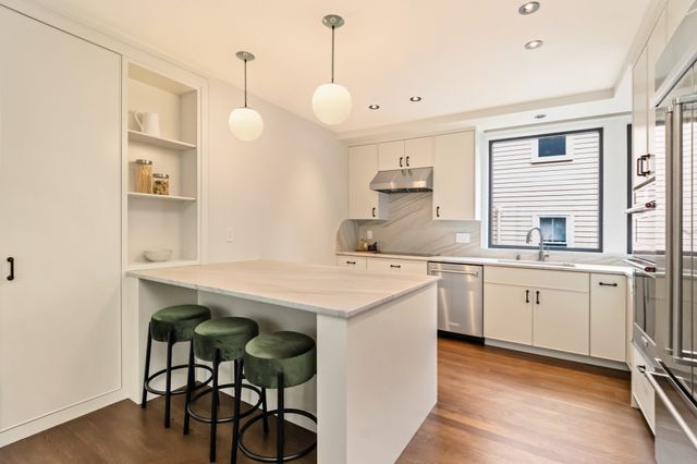 8 Holworthy Terrace, Cambridge, MA 02138