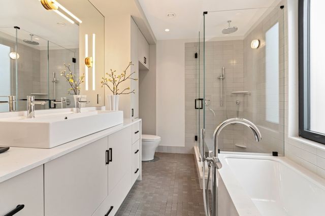 8 Holworthy Terrace, Cambridge, MA 02138