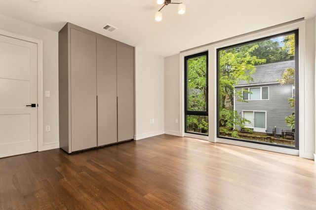 8 Holworthy Terrace, Cambridge, MA 02138