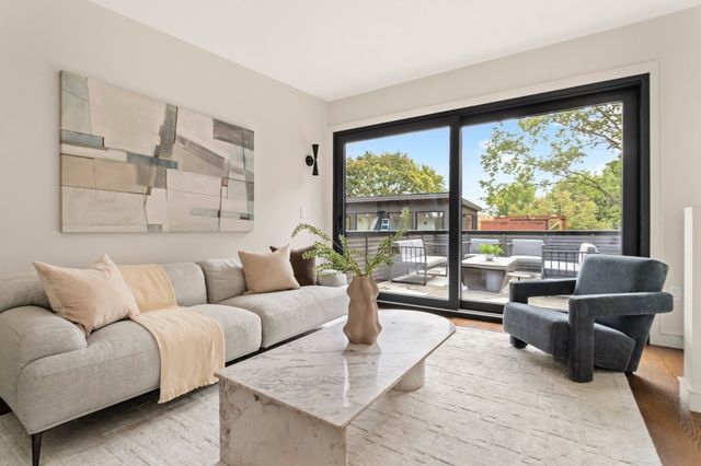 8 Holworthy Terrace, Cambridge, MA 02138