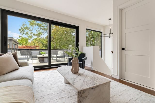 8 Holworthy Terrace, Cambridge, MA 02138
