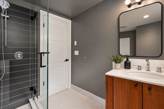 8 Holworthy Terrace, Cambridge, MA 02138