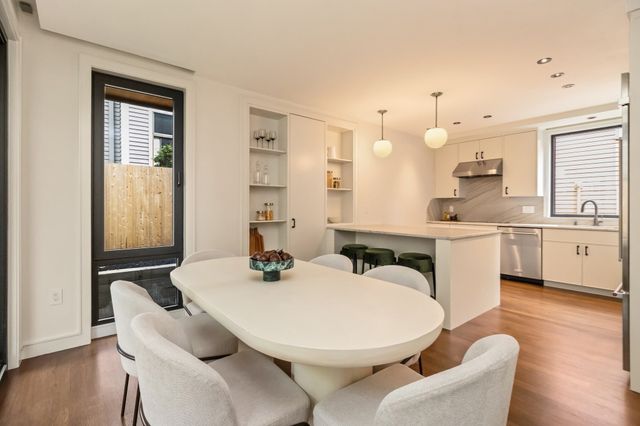 8 Holworthy Terrace, Cambridge, MA 02138