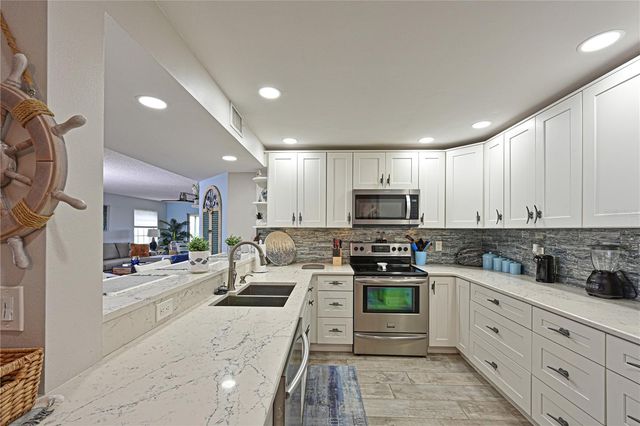 1319 PERICO POINT CIRCLE, Bradenton, FL 34209