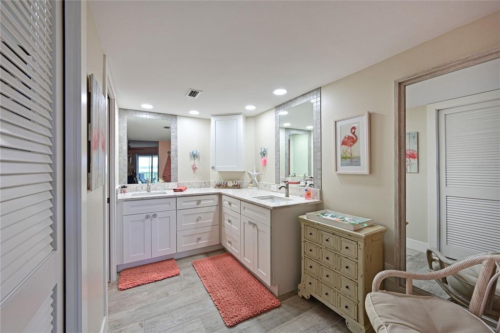 Image 19 of property listing at 1319 PERICO POINT CIRCLE, Bradenton, FL 34209