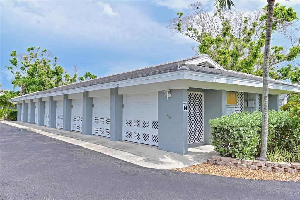 Image 31 of property listing at 1319 PERICO POINT CIRCLE, Bradenton, FL 34209