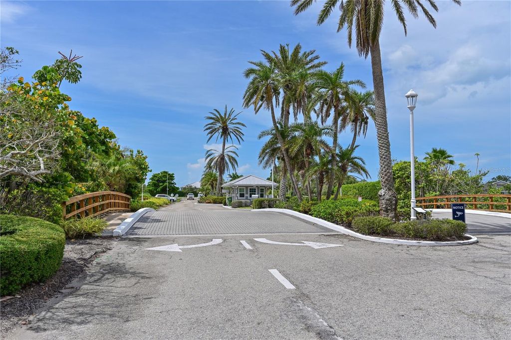 Image 35 of property listing at 1319 PERICO POINT CIRCLE, Bradenton, FL 34209