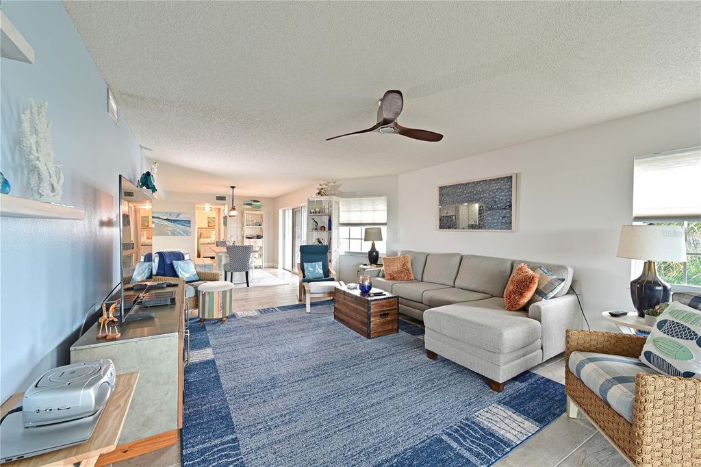 Image 7 of property listing at 1319 PERICO POINT CIRCLE, Bradenton, FL 34209