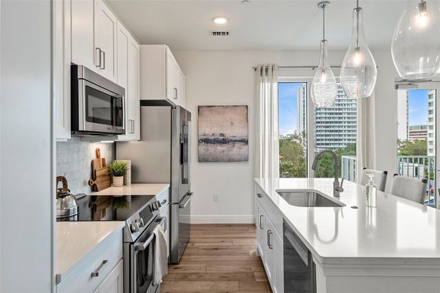 600 3RD AVENUE S 410, St Petersburg, FL 33701