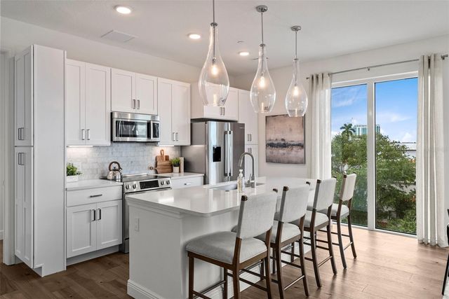 600 3RD AVENUE S 410, St Petersburg, FL 33701