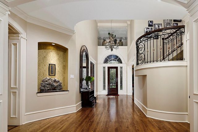 22 W Bracebridge Circle, The Woodlands, TX 77382