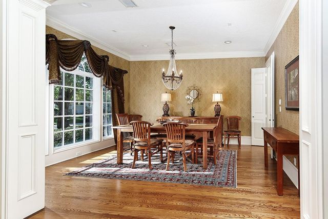 22 W Bracebridge Circle, The Woodlands, TX 77382