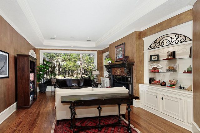 22 W Bracebridge Circle, The Woodlands, TX 77382