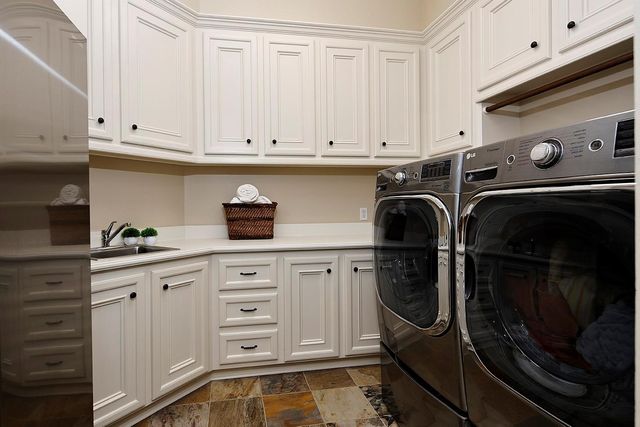 22 W Bracebridge Circle, The Woodlands, TX 77382