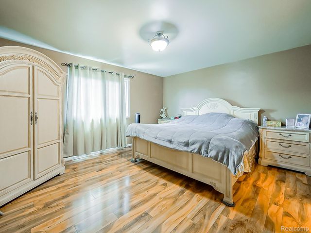 48199 Lafayette Drive, Macomb Township, MI 48044