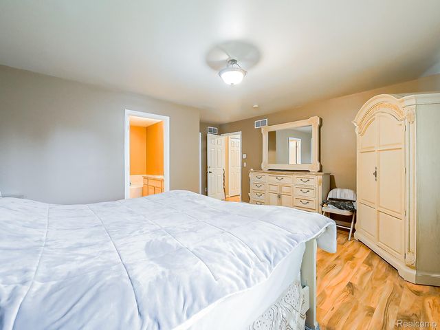 48199 Lafayette Drive, Macomb Township, MI 48044