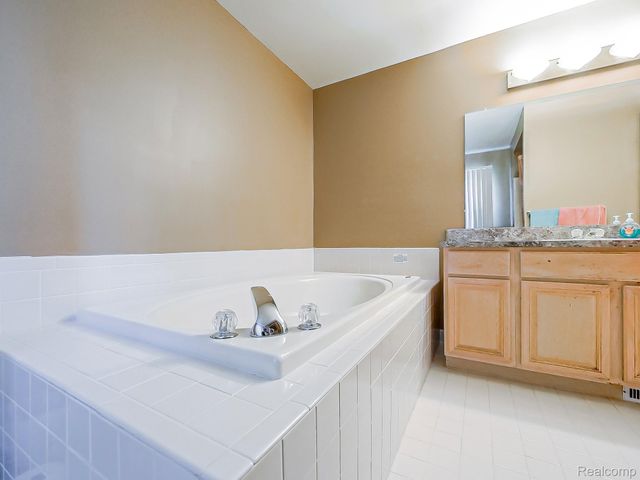 48199 Lafayette Drive, Macomb Township, MI 48044